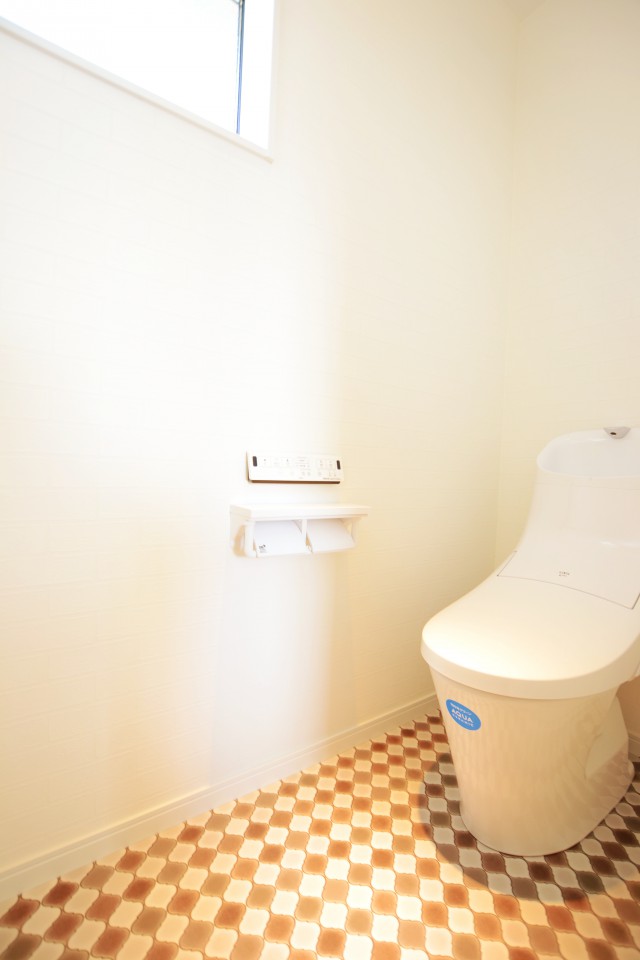 梨県中央市西花輪新築住宅のトイレ