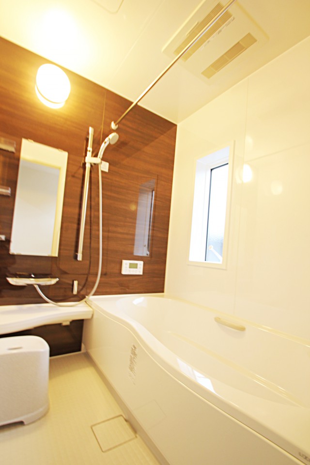 山梨県中央市西花輪新築住宅の浴室