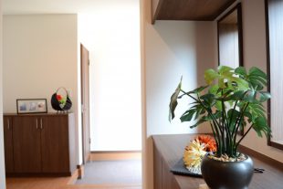 山梨県甲府市F様邸新築注文住宅の玄関